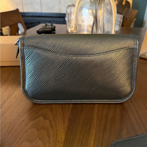 Louis Vuitton Clery Epi Leather Crossbody Black + LV Epi Coin Wallet Bundle - Picture 3 of 8